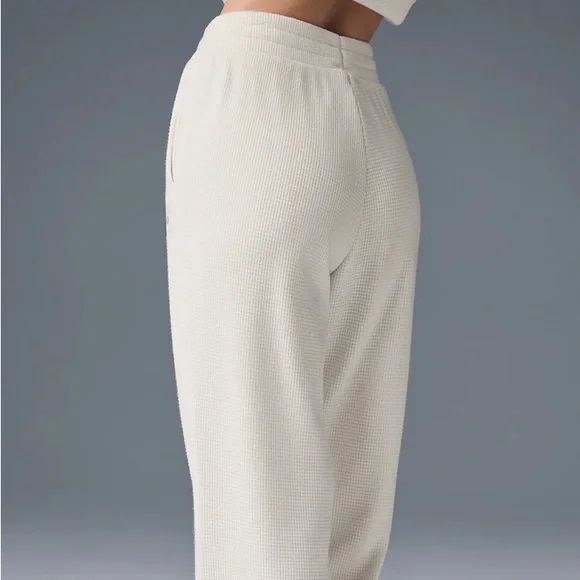 Alo Waffle Weekend Escape Ivory Joggers - Picture 2 of 4